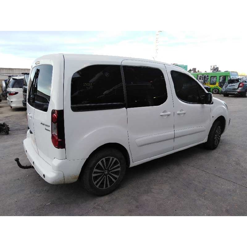 BOCA LLENADO COMBUSTIBLE ADBLUE