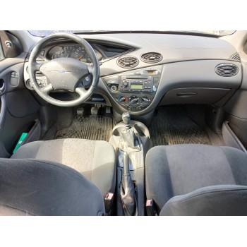 ford focus berlina (cak) del año 2000