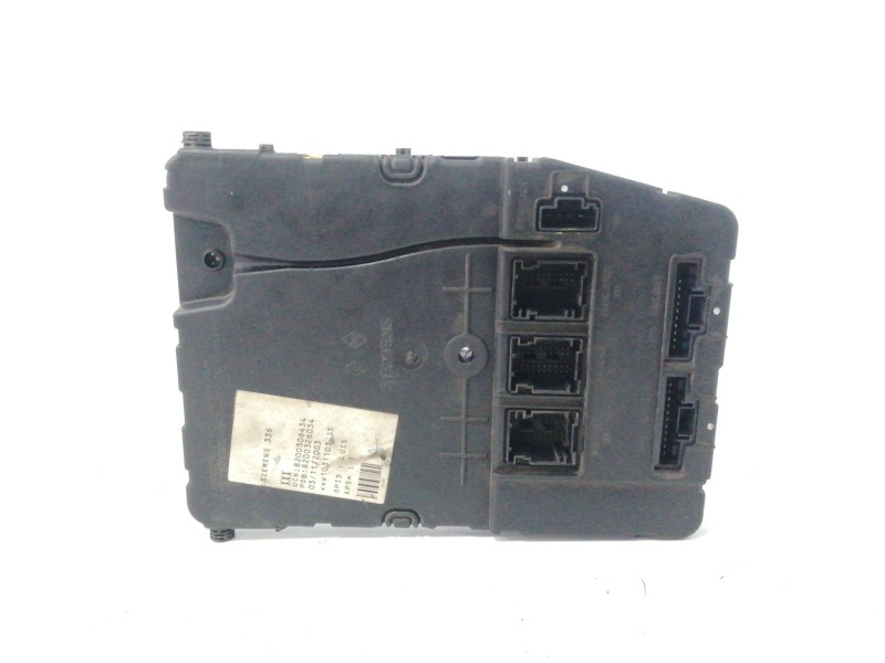 Recambio de caja reles / fusibles para renault megane ii berlina 5p 1.5 dci diesel referencia OEM IAM 8200306434 8200326034 
