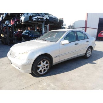 mercedes-benz clase c (w203) berlina del año 2001