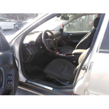 mercedes-benz clase c (w203) berlina del año 2001