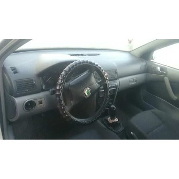 skoda octavia combi (1u5) del año 2000