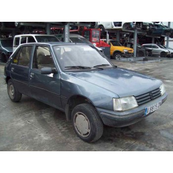 peugeot 205 berlina del año 1990