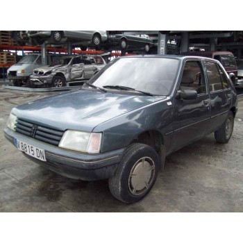 peugeot 205 berlina del año 1990