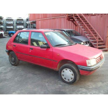 peugeot 205 berlina del año 1983