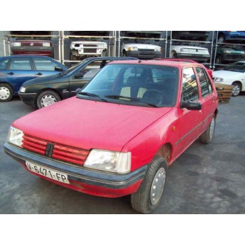 peugeot 205 berlina del año 1983