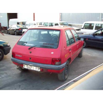 peugeot 205 berlina del año 1983
