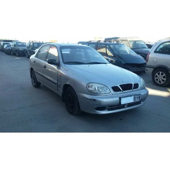 daewoo lanos del año 2002