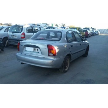 daewoo lanos del año 2002