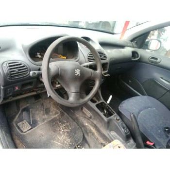 peugeot 206 berlina del año 2000