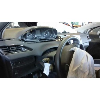 peugeot 208 del año 2015