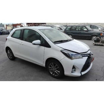 toyota yaris (_p13_) del año 2015