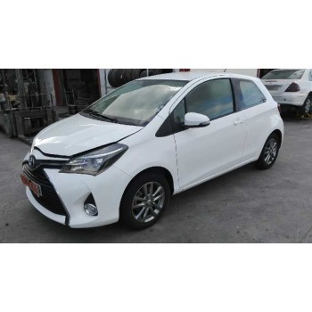 toyota yaris (_p13_) del año 2015