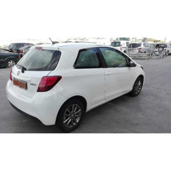 toyota yaris (_p13_) del año 2015