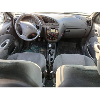 ford fiesta berlina (dx) del año 2001