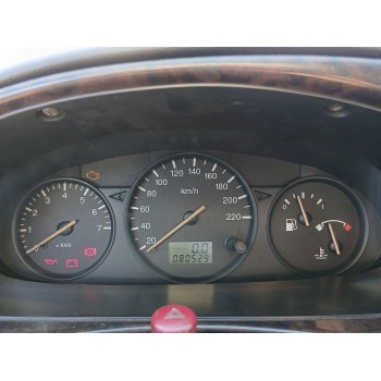 ford fiesta berlina (dx) del año 2001