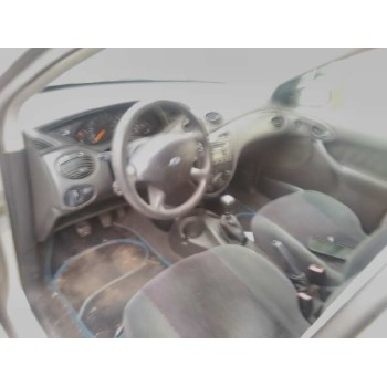 ford focus berlina (cak) del año 2000