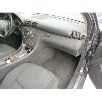 mercedes-benz clase c (w203) del año 2004