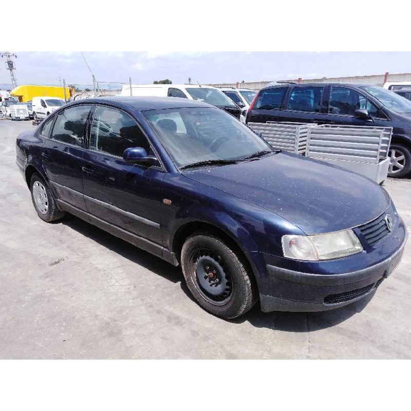 VOLKSWAGEN PASSAT BERLINA (3B2)