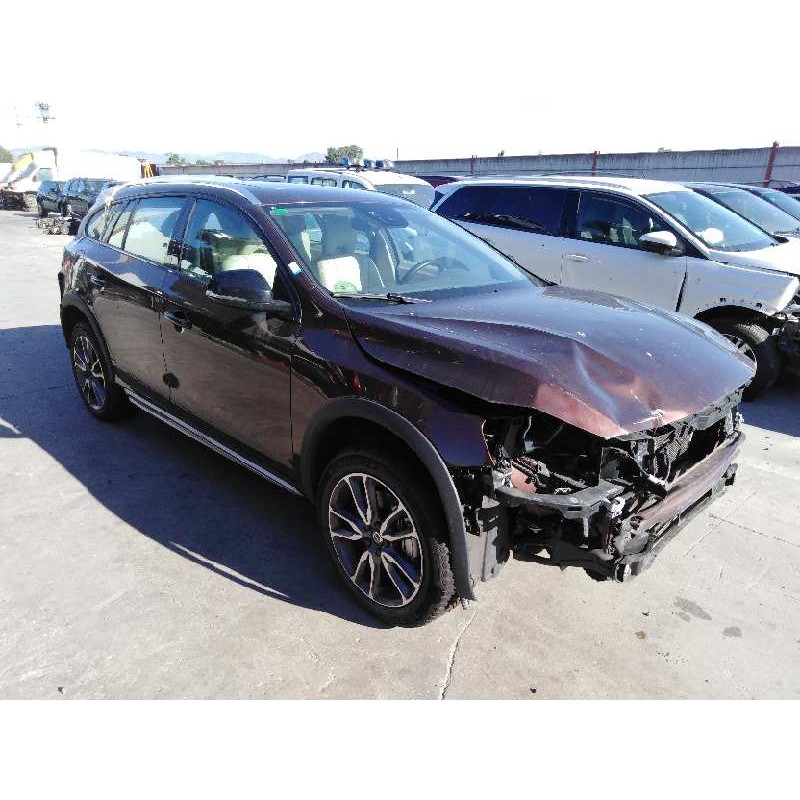 VOLVO V60 KOMBI CROSS COUNTRY