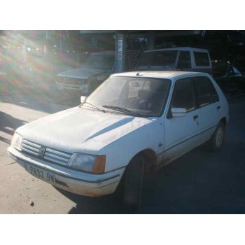 peugeot 205 berlina del año 1986