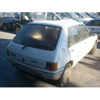 peugeot 205 berlina del año 1986