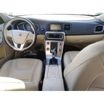 volvo v60 kombi cross country del año 2016