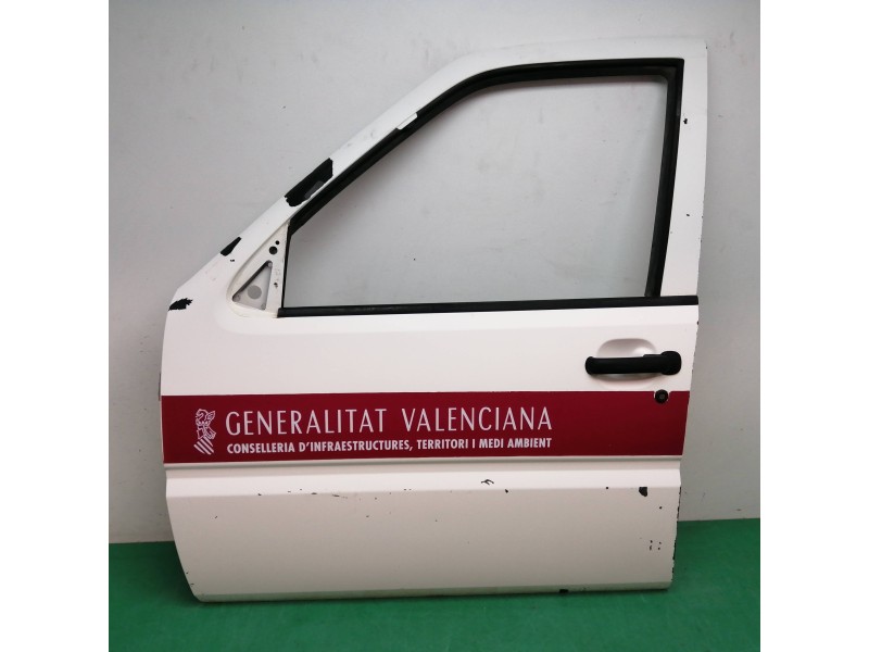 Recambio de puerta delantera izquierda para nissan terrano/terrano.ii (r20) 2.7 turbodiesel referencia OEM IAM  OBSERVAR FOTOS 