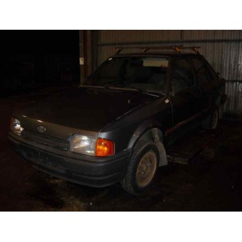 ford escort berlina del año 1986
