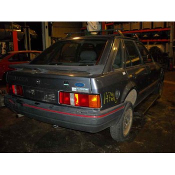 ford escort berlina del año 1986