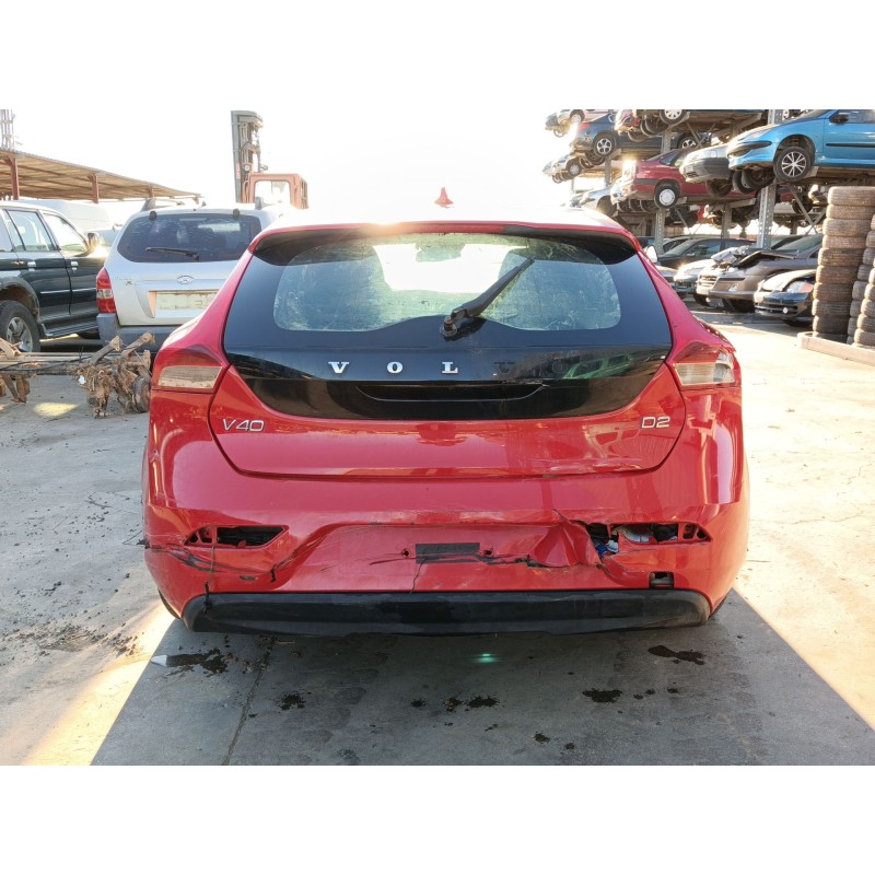 VOLVO V40 HATCHBACK (525)