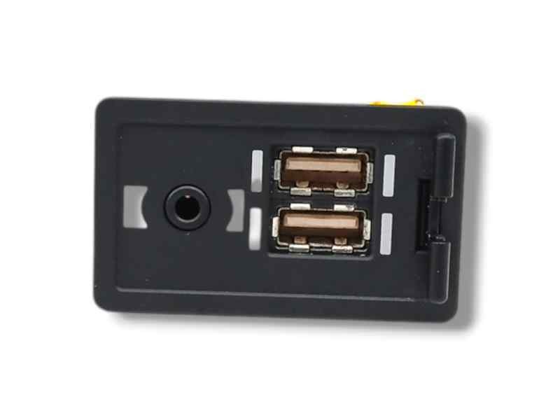 Recambio de modulo electronico para lexus ux(za10) (2018) 2.0 hibrido referencia OEM IAM 8619011010 PUERTO USB Y AUX 