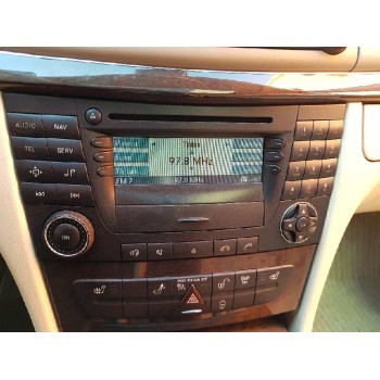 mercedes-benz clase e (w211) berlina del año 2002