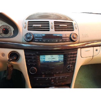 mercedes-benz clase e (w211) berlina del año 2002