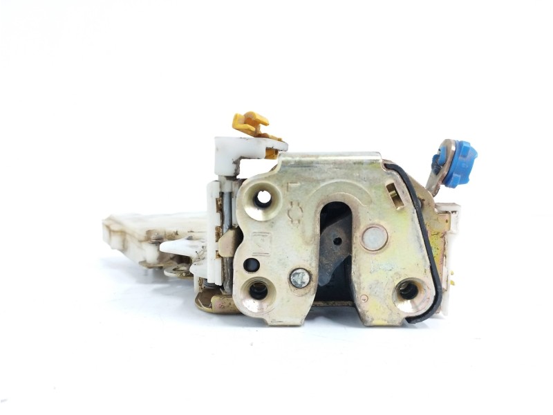 Recambio de cerradura puerta delantera izquierda para nissan terrano/terrano.ii (r20) 2.7 turbodiesel referencia OEM IAM 8055391 Recambio de cerradura puerta delantera izquierda para nissan terrano/terrano.ii (r20) 2.7 turbodiesel referencia OEM IAM 8055391