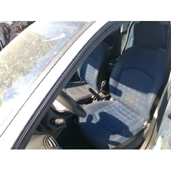 peugeot 206 berlina del año 2002