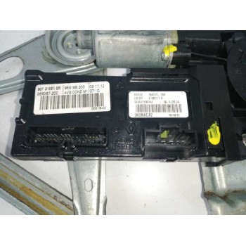 Recambio de elevalunas delantero izquierdo para renault megane iii berlina 5 p 1.2 16v referencia OEM IAM 807210002R 968431100 