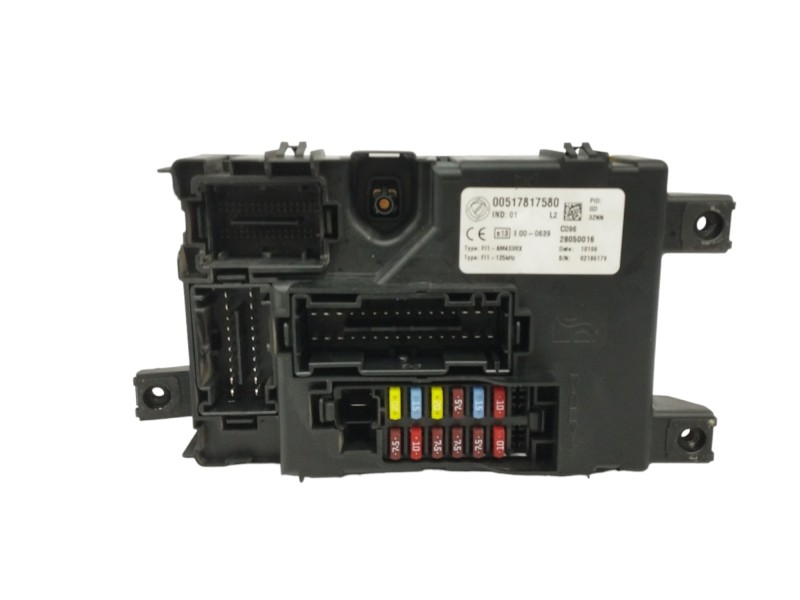 Recambio de caja reles / fusibles para fiat grande punto (199) 1.3 16v jtd cat referencia OEM IAM 00517817580 28050016 