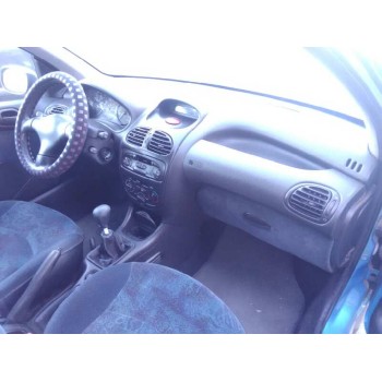 peugeot 206 berlina del año 2000