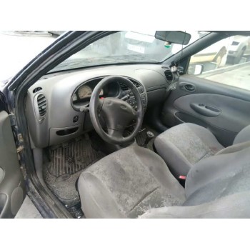 ford fiesta berlina del año 1999