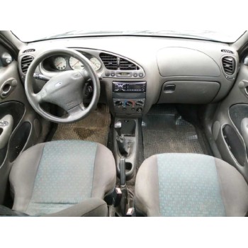 ford fiesta berlina (dx) del año 2001