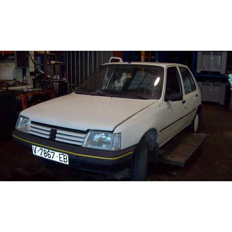 peugeot 205 berlina del año 1992