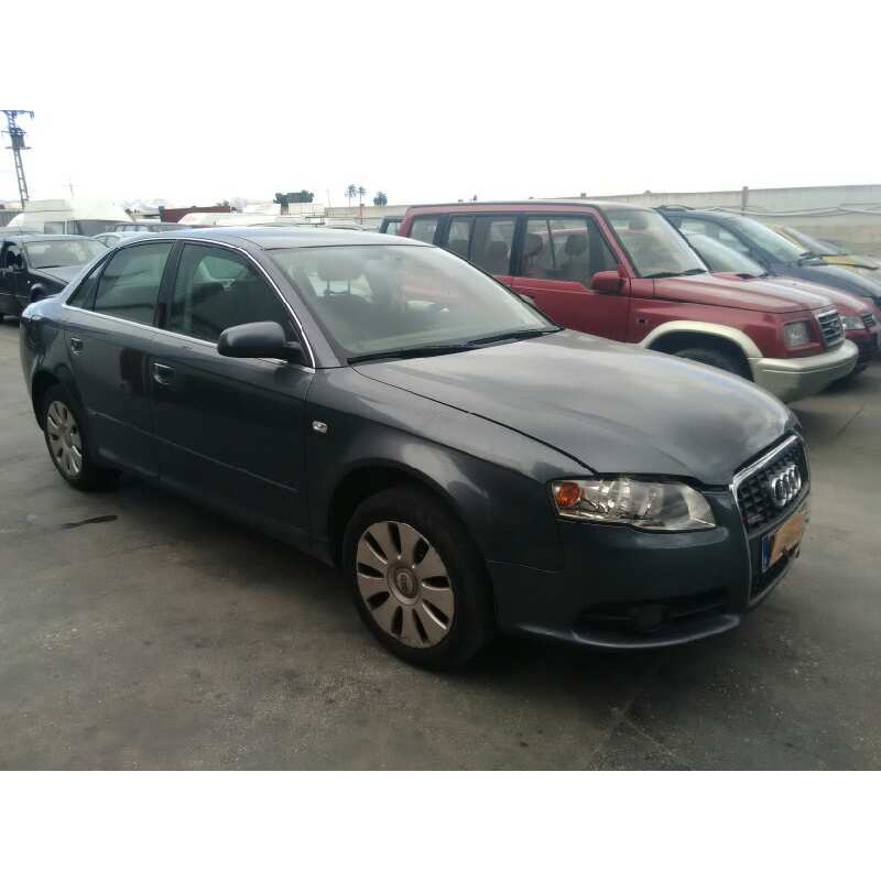 AUDI A4 BERLINA (8E)