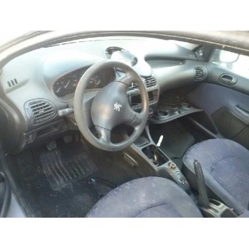 peugeot 206 berlina del año 2000
