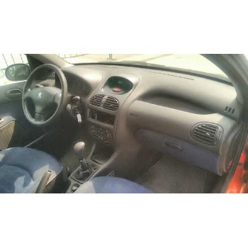 peugeot 206 berlina del año 2001