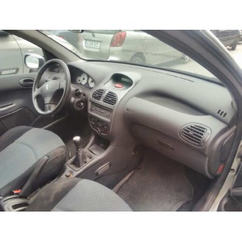 peugeot 206 berlina del año 2004