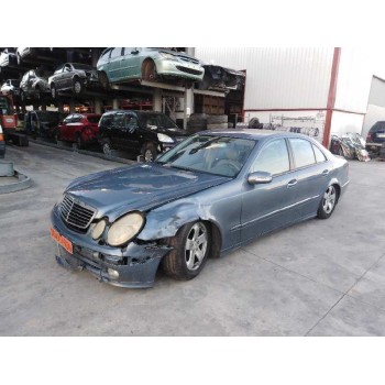 mercedes-benz clase e (w211) berlina del año 2002