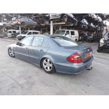 mercedes-benz clase e (w211) berlina del año 2002