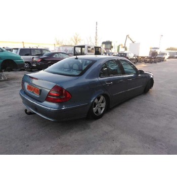 mercedes-benz clase e (w211) berlina del año 2002