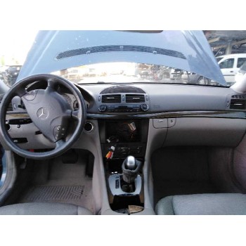 mercedes-benz clase e (w211) berlina del año 2002
